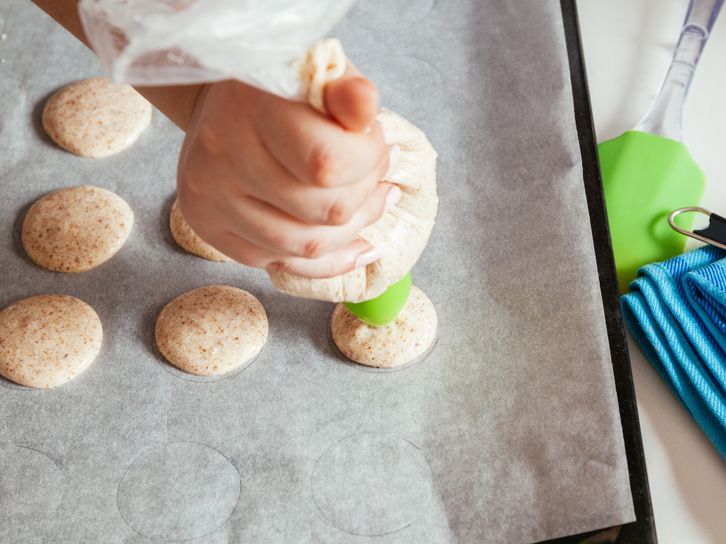 Bake & Bond - Macarons