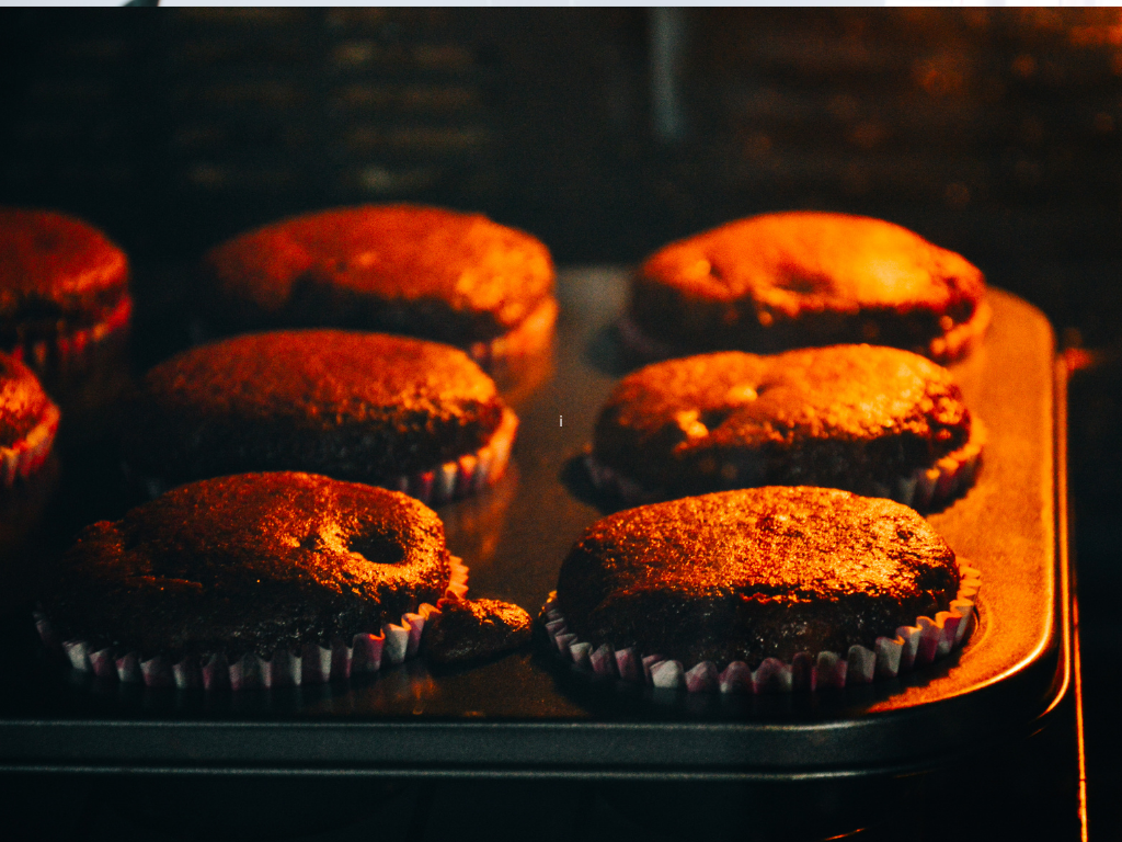 Bake & Bond - Halloween Cupcakes