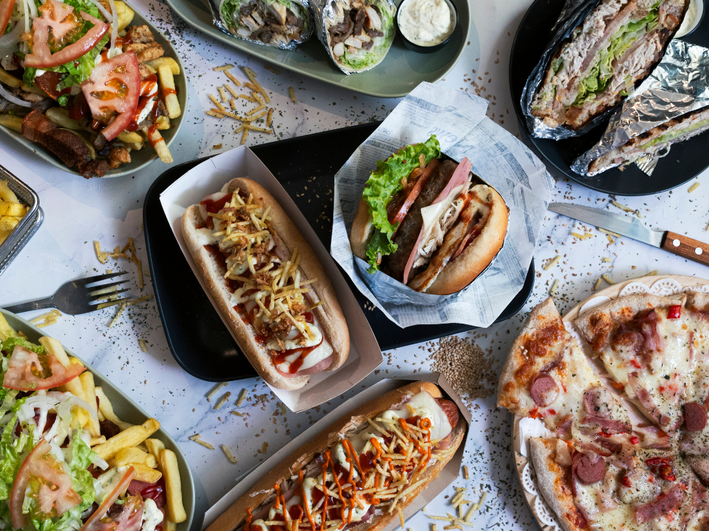 Explore a vibrant variety of Chicago-style street food including hot dogs, pizza, gyros, and wraps—perfect for foodies attending cooking classes in Mokena, Crest Hill, or Chicago