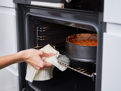 Bake & Bond - Polar Bear Cake